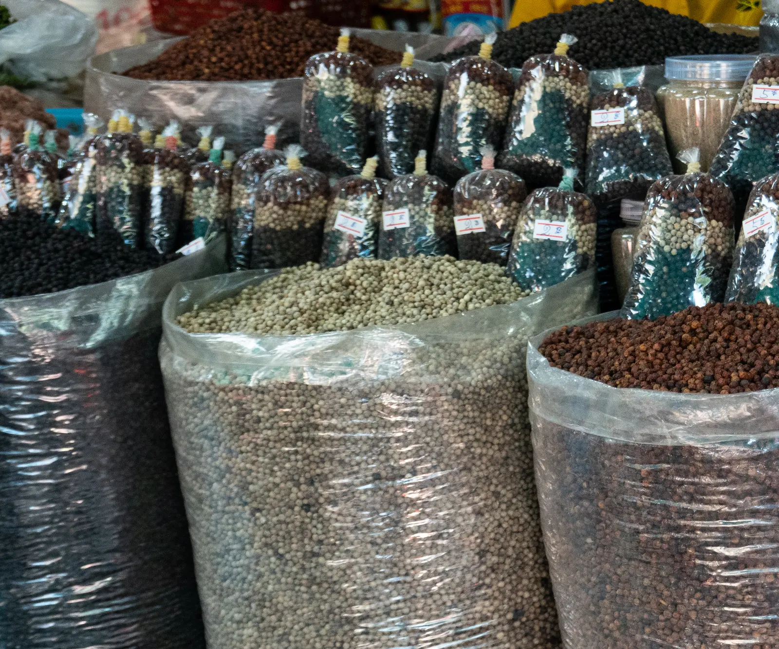 Marché de Kep au Cambodge avec produits frais